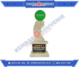 Trophy Akrilik PT Madusari Murni Indah Tbk.