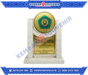 Contoh Piala Akrilik Kabupaten Biak Numfor