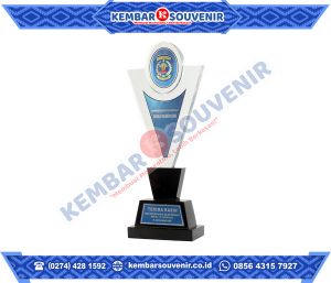 Contoh Trophy Akrilik PT Siantar Top Tbk