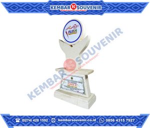 Contoh Trophy Akrilik Unilever Indonesia Tbk