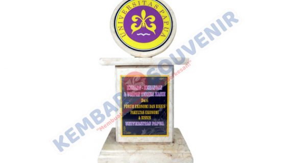 Piagam Penghargaan Akrilik Sekolah Tinggi Ilmu Ekonomi Sulawesi Utara