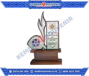 Model Piala Akrilik Asuransi Ramayana Tbk