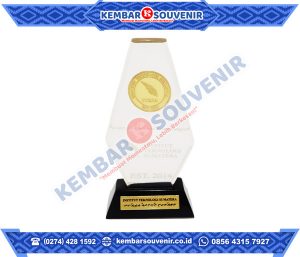 Desain Plakat Penghargaan DPRD Kabupaten Ngada