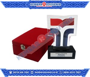 Trophy Acrylic Pemerintah Kabupaten Kaimana