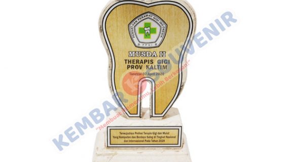 Akrilik Penghargaan DPRD Kabupaten Klaten