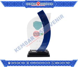 Souvenir Perpisahan DPRD Kabupaten Konawe Utara