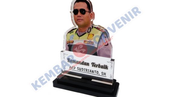 Contoh Piala Dari Akrilik DPRD Kabupaten Tabanan