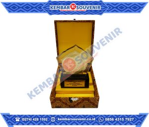 Souvenir Wayang Kulit Asuransi Multi Artha Guna Tbk