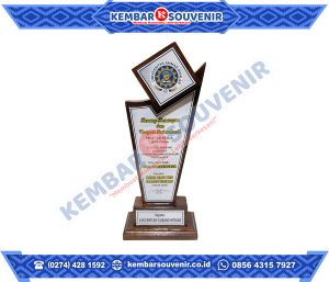 Bentuk Plakat Akrilik DPRD Kabupaten Kudus
