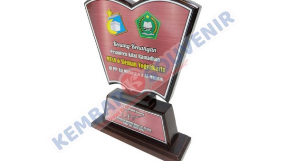 Piala Kenang Kenangan PT BANK BTPN Tbk
