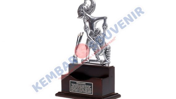 Trophy Akrilik Akademi Ilmuwan Muda Indonesia